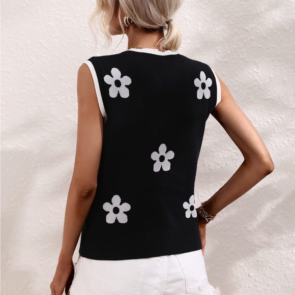 FLORAL RIBBED TRIM SWEATER VEST - Picture 4 of 5